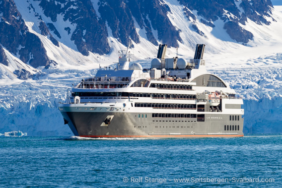 Cruise ship Le Boreal, Liefdefjord