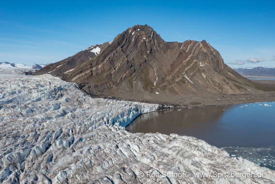 Wahlenbergbreen, Yoldiabukta, Mediumfjellet