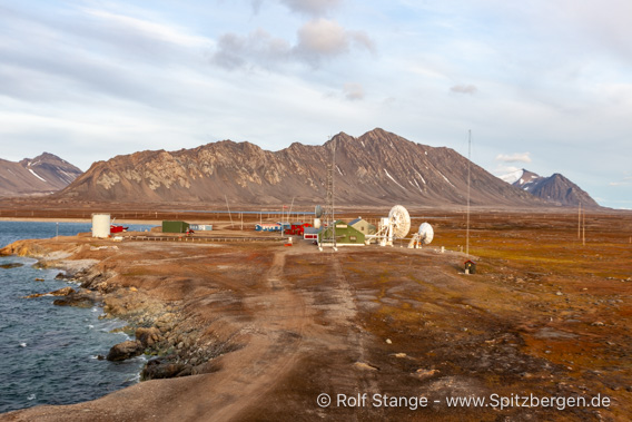 Kapp Linne, Isfjord Radio