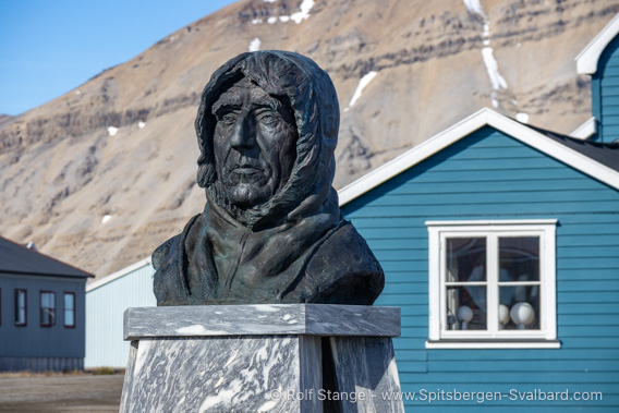 Roald Amundsen, Ny-Ålesund